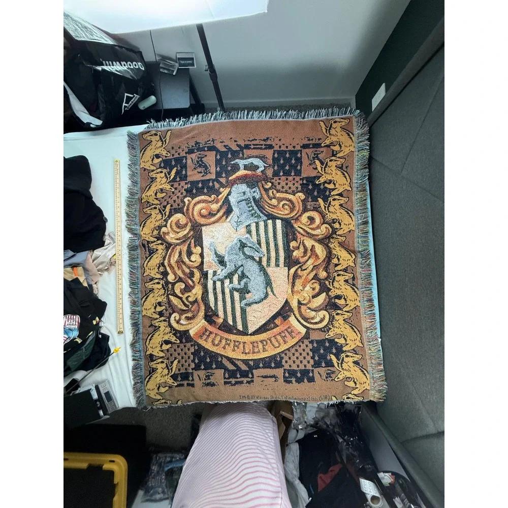 Harry Potter Hufflepuff House Crest WovenTapestry Throw Blanket WarnerBros 46x60